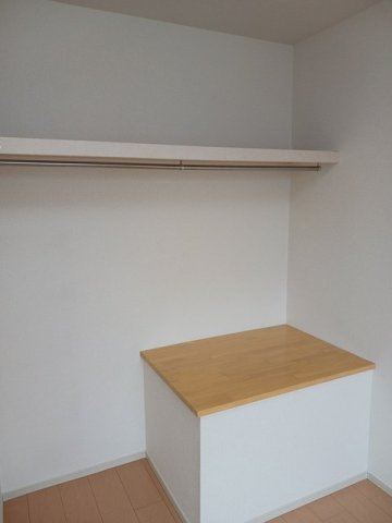 イルミナーレＢの収納
