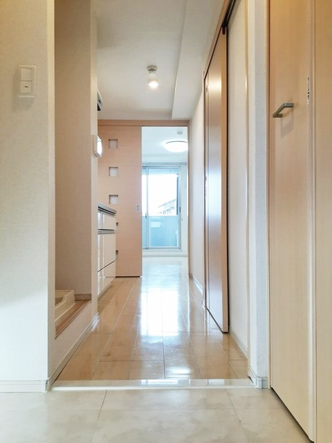 プラシードRの玄関
