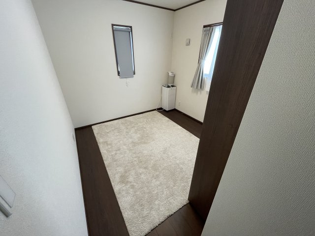 【中古戸建】名護市宇茂佐の森4LDKの玄関|シンプルで使いやすい玄関です