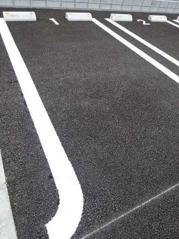 アヴァンセの駐車場