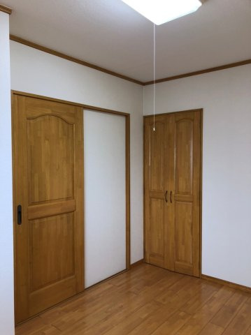 サンライズマンションの洋室