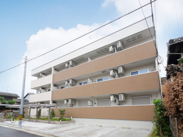 リバーサイド東久宝寺十番館の外観