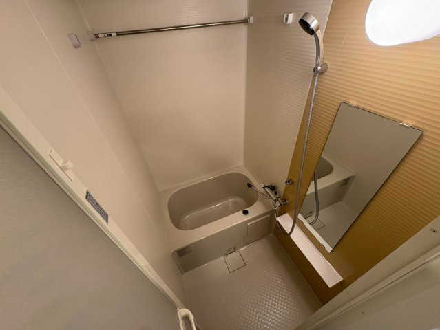 大阪市生野区巽西４丁目の賃貸マンションの玄関