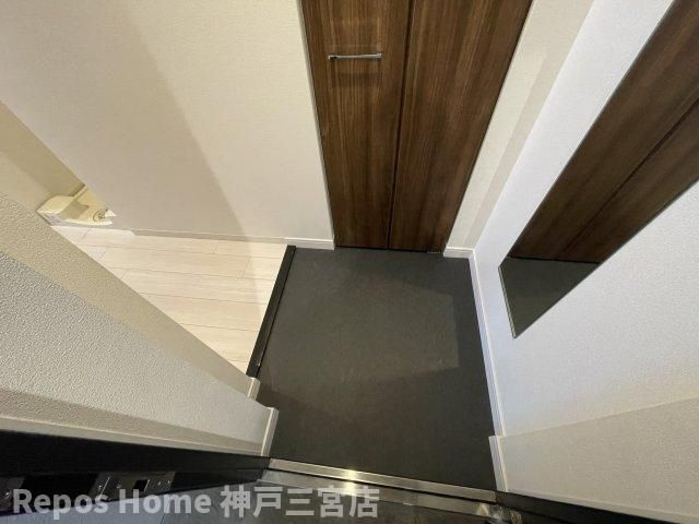 プレサンス神戸元町ミューズの玄関