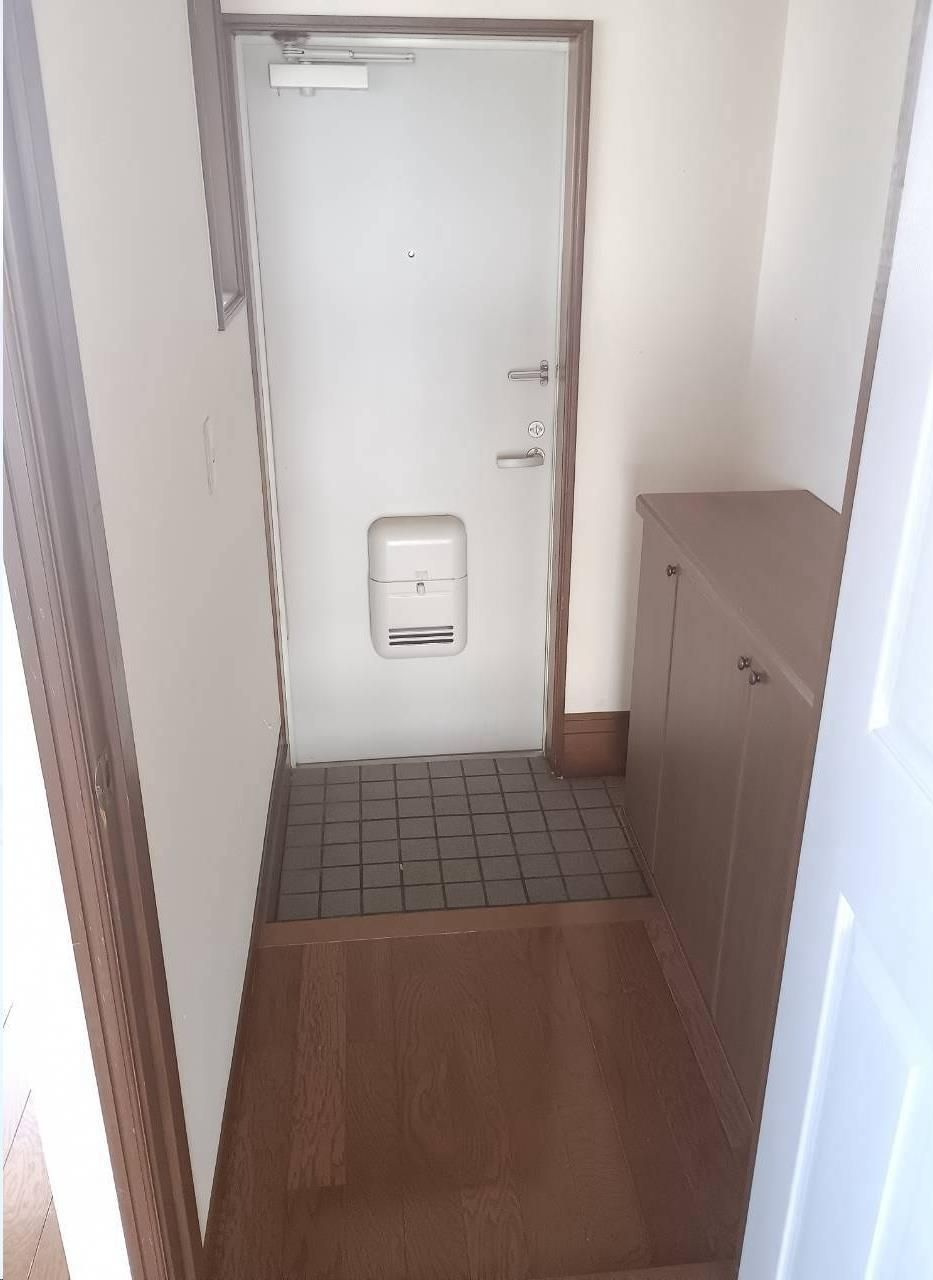 冨田ハイツの玄関
