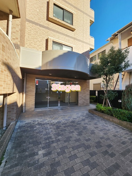 さいたま市浦和区上木崎１丁目の賃貸マンションのエントランス