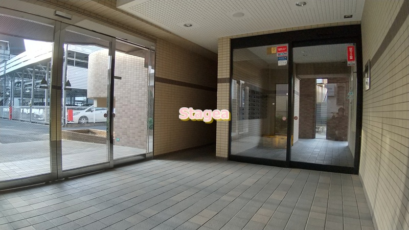 さいたま市浦和区上木崎１丁目の賃貸マンションのエントランス