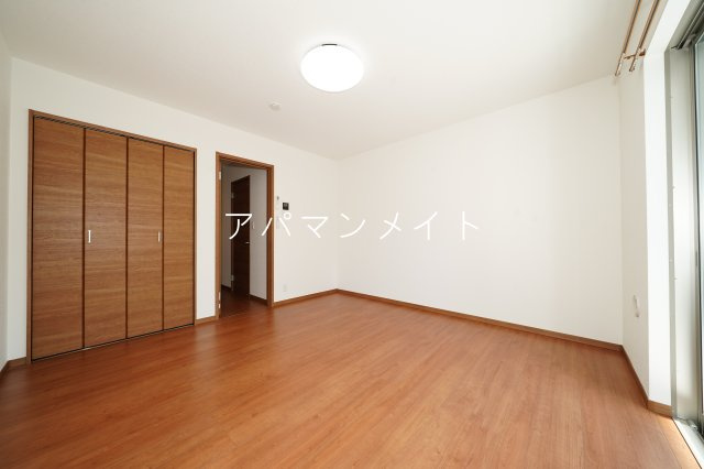 【寝室】 | 使い勝手のいい寝室です