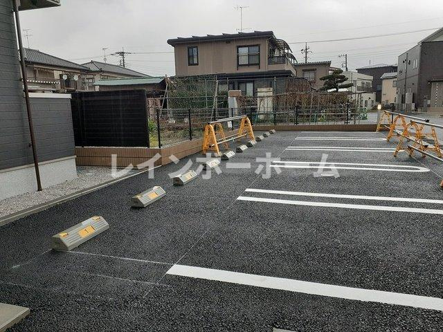 エムウッド　フォルビートの駐車場
