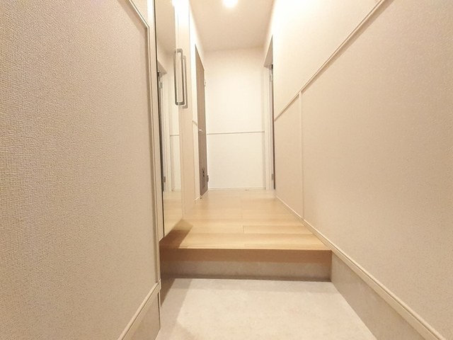 エムウッド　フォルビートの玄関