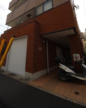 サンモール四季のエントランス