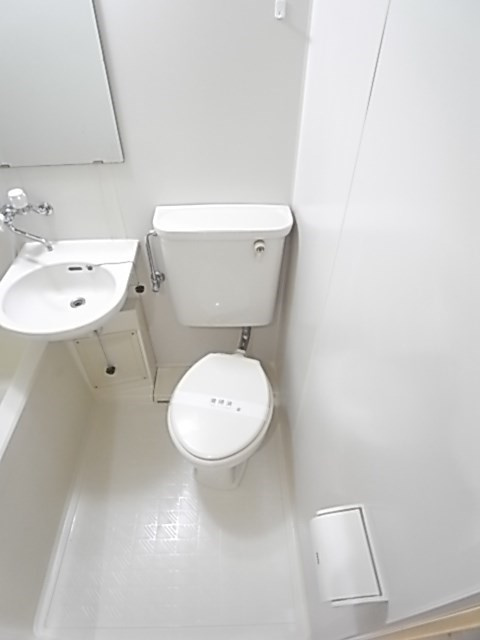 ダイドーメゾン立花西のトイレ|ゆったりとした空間のトイレです