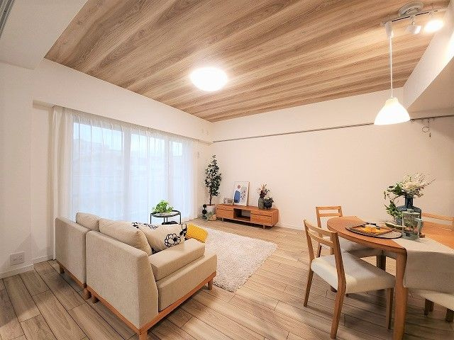 【居間・リビング】 | リベーラガーデンA棟（パークウィング）☆仲介手数料無料☆