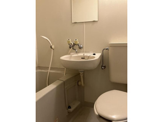 吉野沢マンションのトイレ|ゆったりとした空間のトイレです