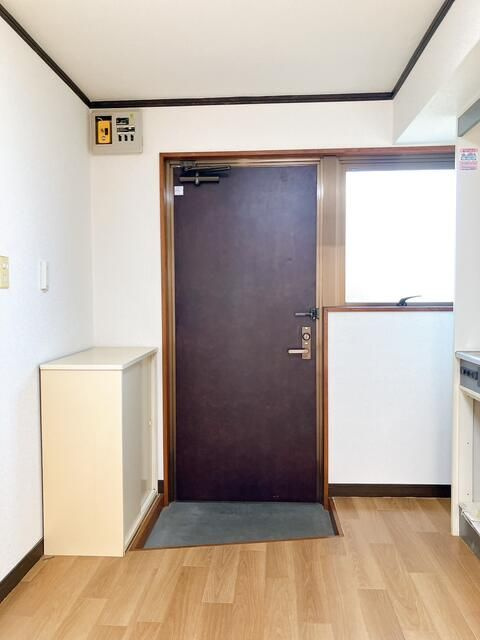 吉野沢マンションの玄関|ゆったりとした玄関です