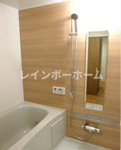 仲介手数料（賃料の1.10ヵ月）の50％OFF対象物件！の浴室