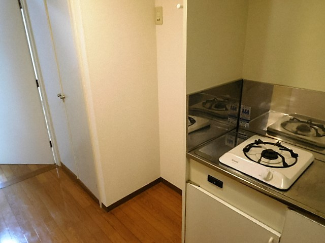 京都市西京区桂野里町の賃貸マンションのキッチン