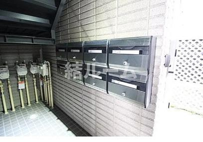 豊島区駒込６丁目の賃貸マンションのエントランス