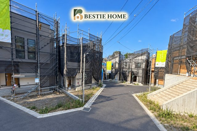●戸塚駅　新築戸建の前面道路含む現地写真