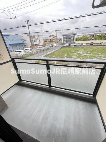 尼崎市猪名寺２丁目の賃貸マンションのバルコニー|広々としたバルコニーです