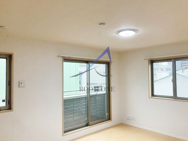 サニーコート池袋本町の居間・リビング|洋室のお部屋です。