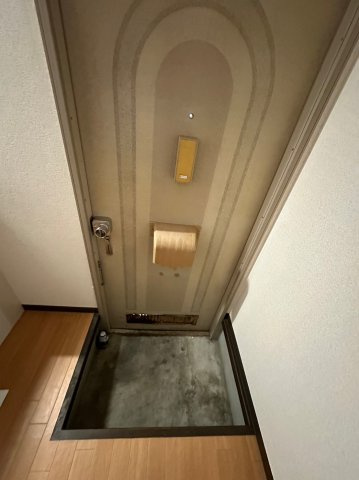 イヤーコート上豊田C棟の玄関