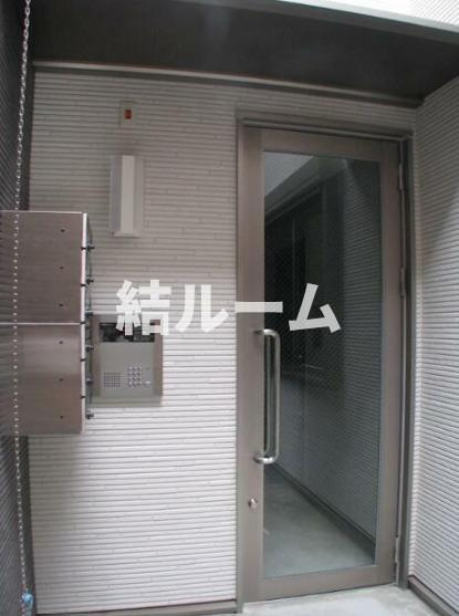 豊島区池袋本町２丁目のアパートのエントランス