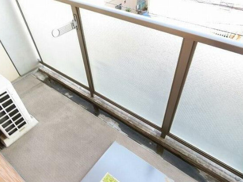 ロイヤルヒルズ浦和のバルコニー