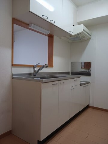 ヴェルソレイユＡのキッチン