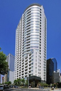 【外観】 | アトラスタワー西新宿 | 鉄骨鉄筋コンクリート造のがっちりとした建物。