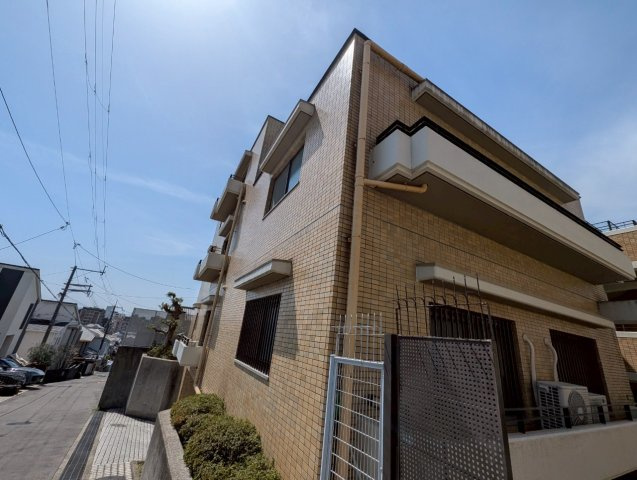 ヒルズコート刀根山の外観