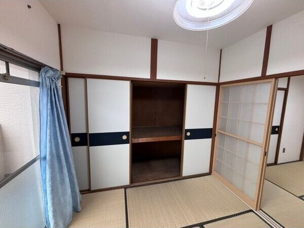 日興ハイツの収納
