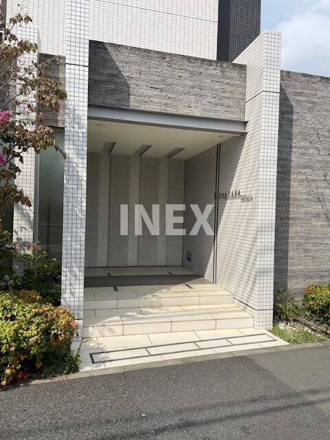 藤沢市辻堂新町２丁目の賃貸マンションのエントランス