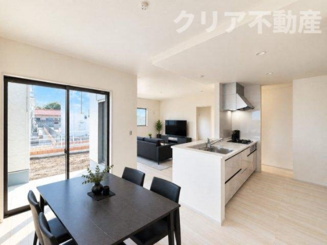 【外観】 | 第18渋川金井新築 | 家具はイメージです※キッチンのカラーはライトグレーです。