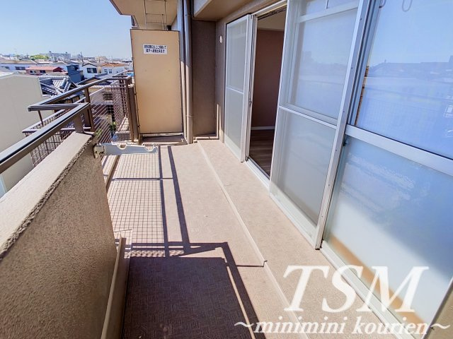 朝日プラザ寝屋川のバルコニー