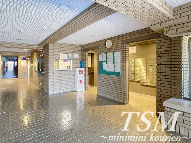 朝日プラザ寝屋川のエントランス