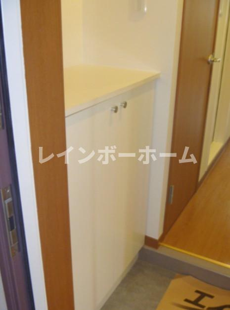 アジリア浦安の玄関