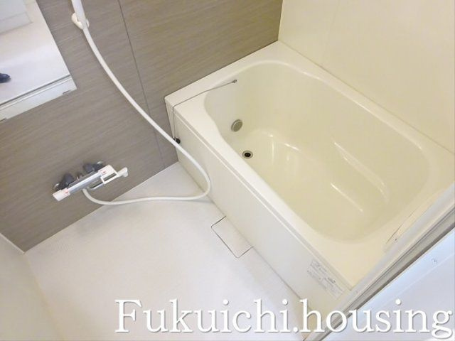 ラルジュ桜丘の浴室