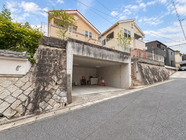 安佐南区上安6丁目の前面道路含む現地写真