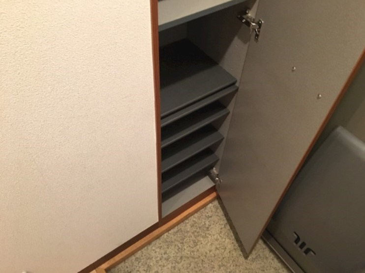 コンフォールの玄関
