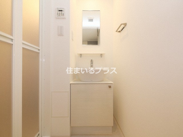 クレストタップ京橋の独立洗面台
