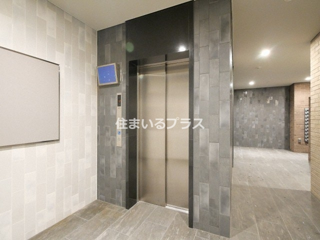 クレストタップ京橋のロビー