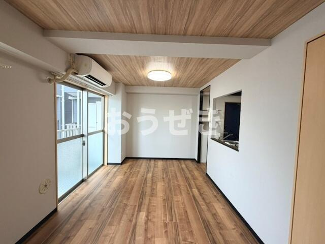 ＲｅＤＥＡＬ　ＫＡＮＡＭＡＣＨＩⅠの居間・リビング