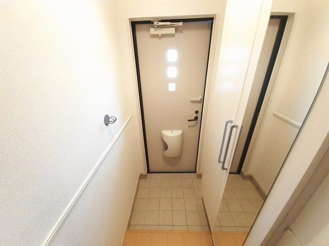 ラルーチェの玄関