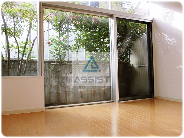 AXIS COURT KOENJIの居間・リビング