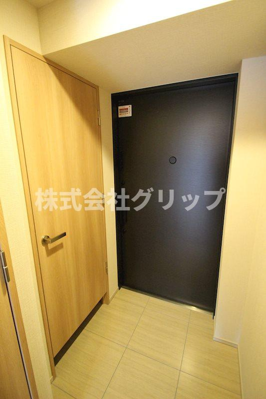 スターヒルズ関内の玄関