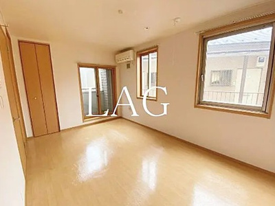 【居間・リビング】 | ドルチェの森 | 洋室のお部屋です。