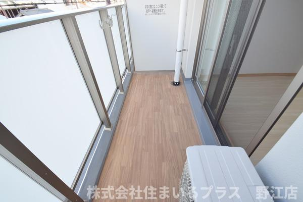 ドゥエリング森小路のバルコニー