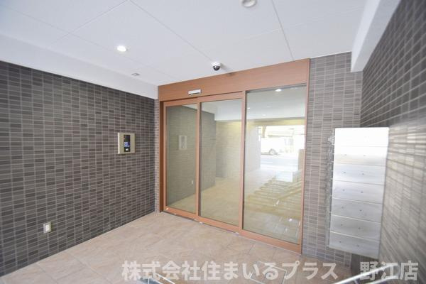 ドゥエリング森小路のエントランス