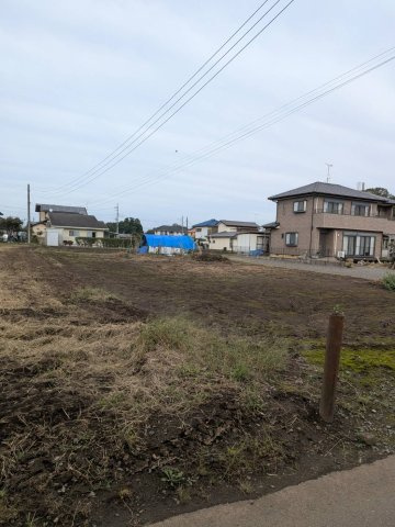 津田土地の前面道路含む現地写真
